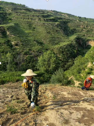 退伍不褪初心本色   转业续写人生战歌